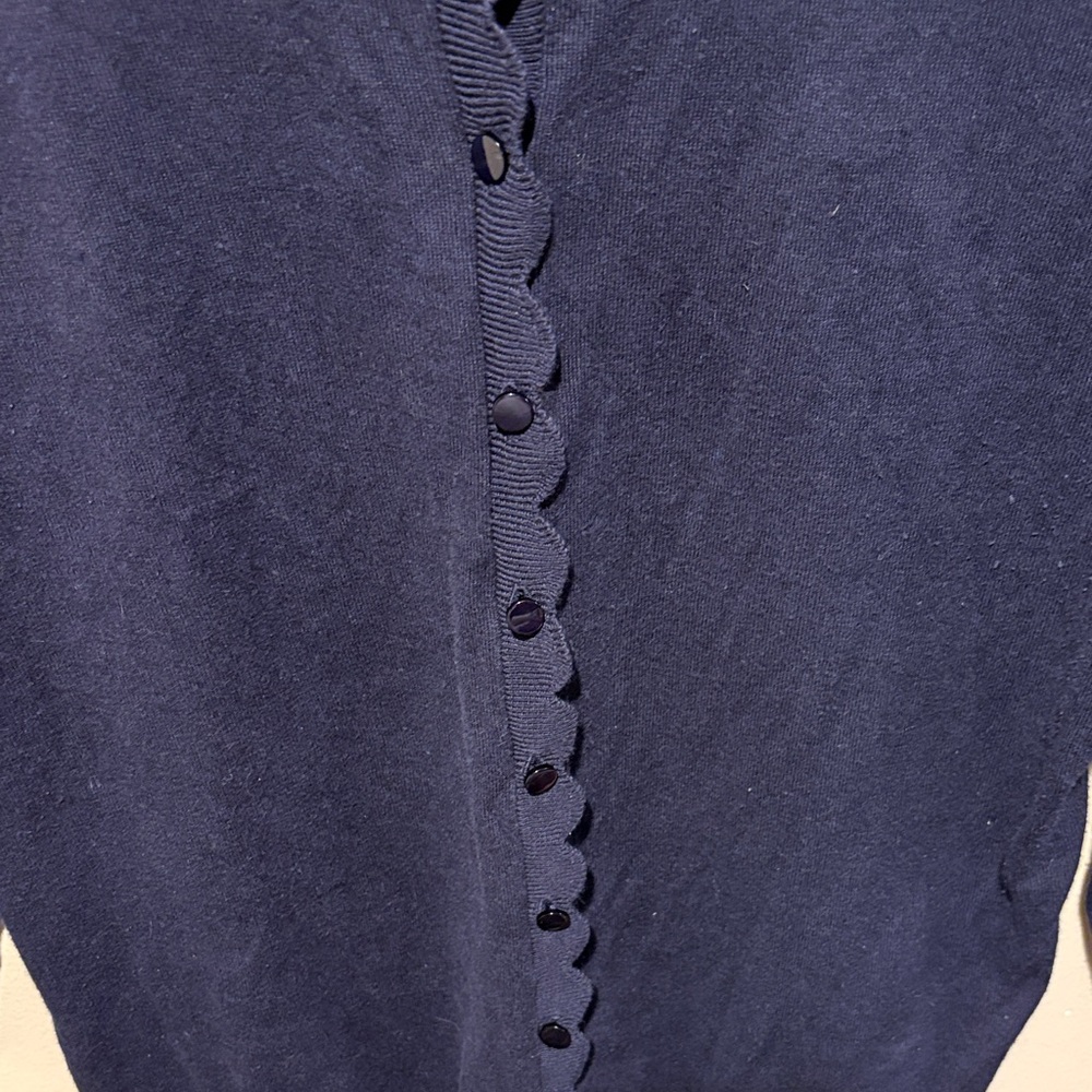 Talbots Navy Blue Button Down cardigan shirt w scallop details - Picture 3 of 5